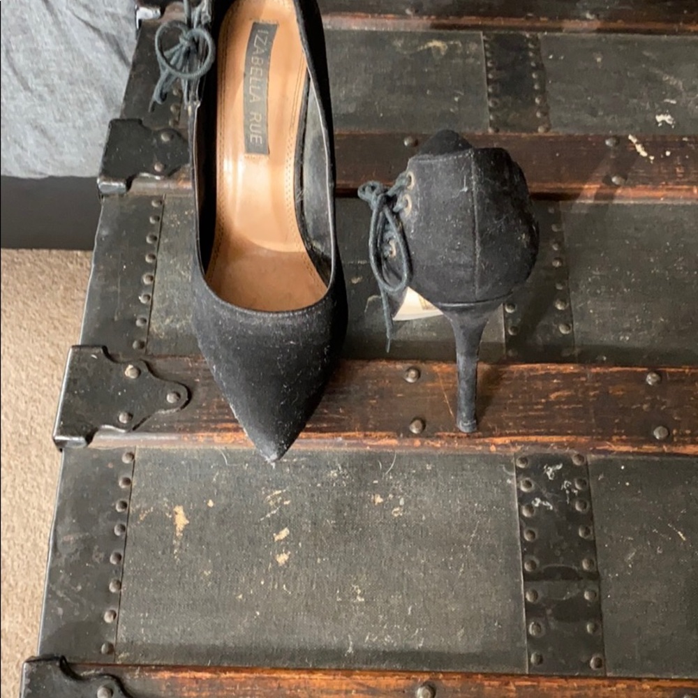 Heels - Picture 2 of 2